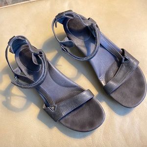 TEVA Summer Wedge Sandal Leather Olive Supportive footbed and grippy sole